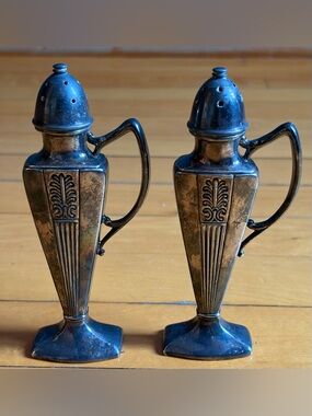 Vintage Viking Art Deco Silver-Plated Salt and Pepper Shakers